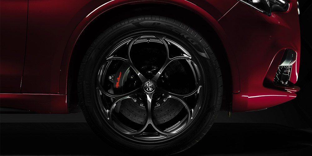 Close up shot Stelvio QV's dark alloy wheels